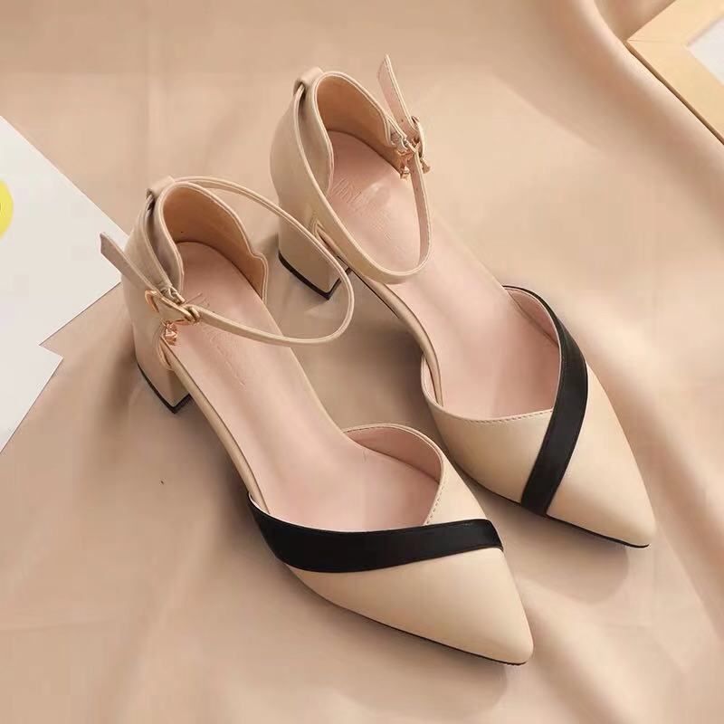 Klassieke beige damesschoenen  - Leather Classic Strap recensie en prijs