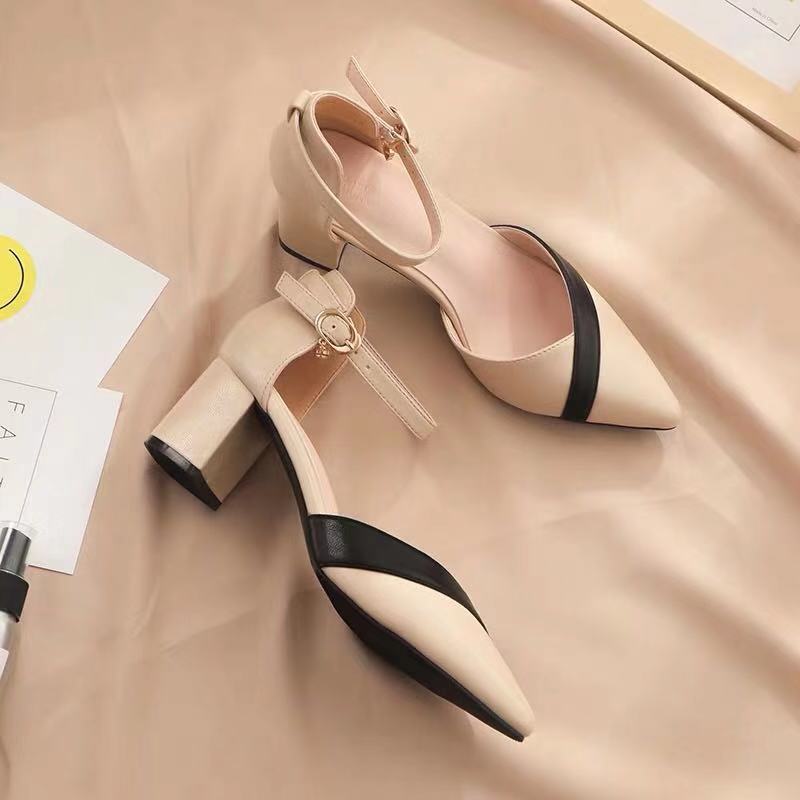 Klassieke beige damesschoenen  - Leather Classic Strap recensie en prijs